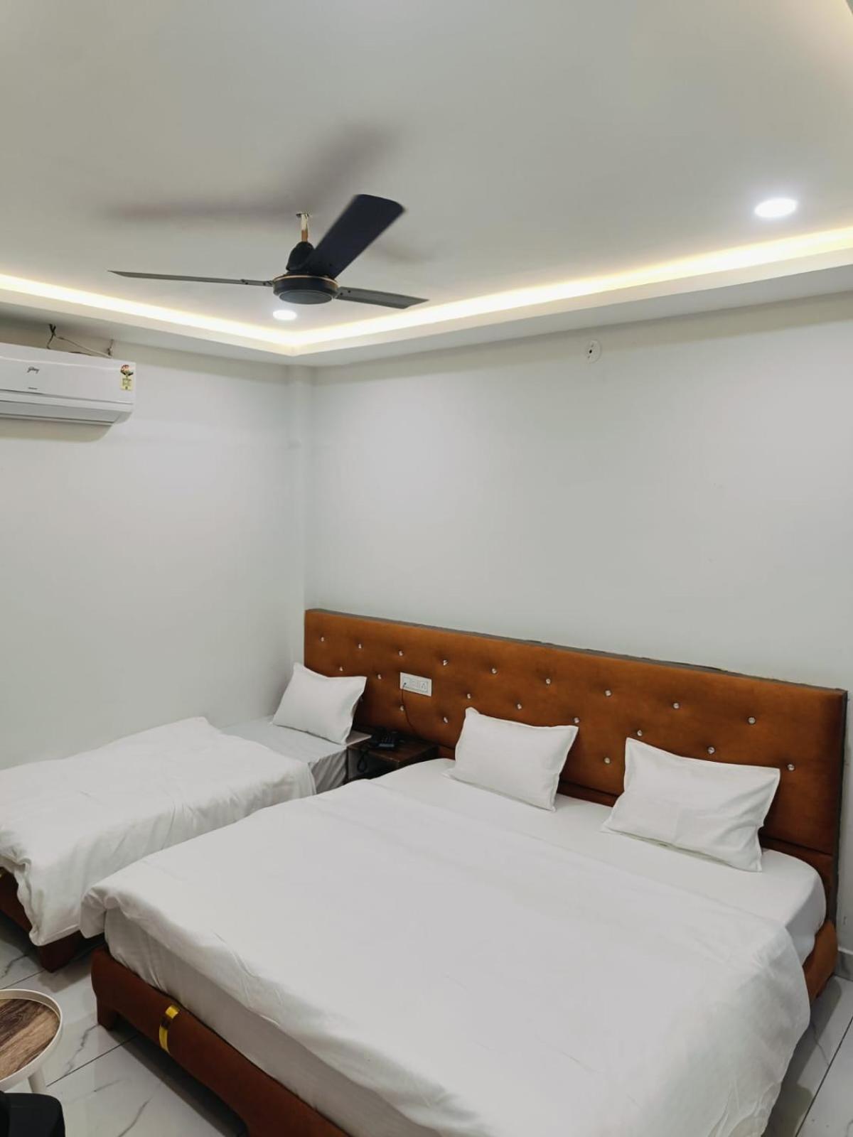 Hotel Shree Kedar Palace Ujjain Dış mekan fotoğraf