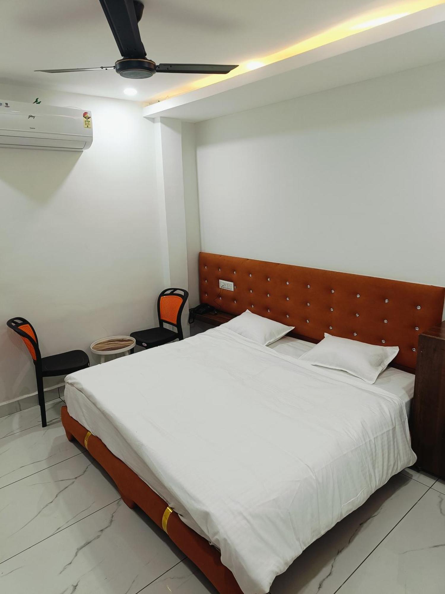 Hotel Shree Kedar Palace Ujjain Dış mekan fotoğraf